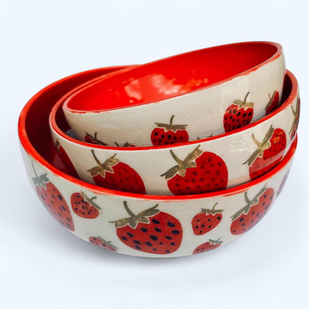 Strawberry nesting bowls
